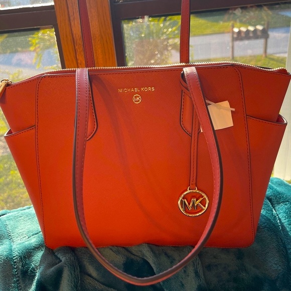 Michael Kors Tote with Structured Shape and Gold Hardware - Picture 2 of 15